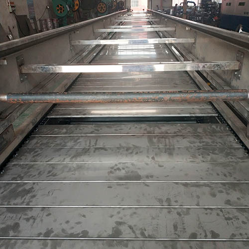 扣闆輸送機
